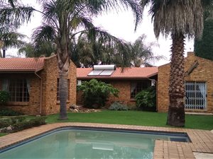 4 Bed House in Sunward Park
