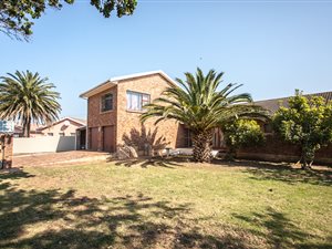 6 Bed House in Rowallan Park and surrounds