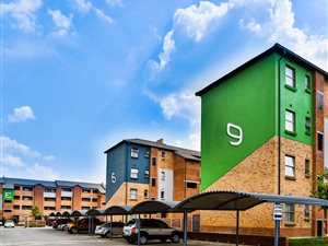2 Bed Apartment in Olievenhoutbosch