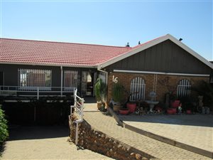 7 Bed House in Uitsig