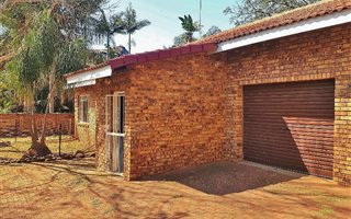 2 Bedroom House in Malelane