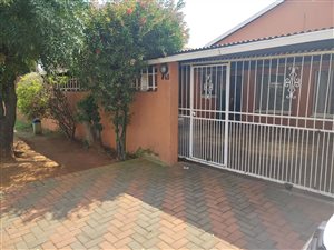 5 Bed House in Delmore Park