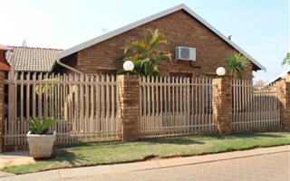3 Bedroom Townhouse in Theresa Park