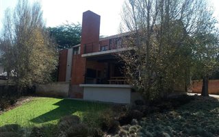 4 Bedroom House in Bronberg