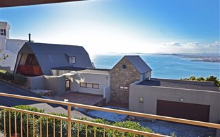 4 Bedroom House in Mountainside