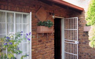 3 Bedroom Townhouse in Eldoraigne