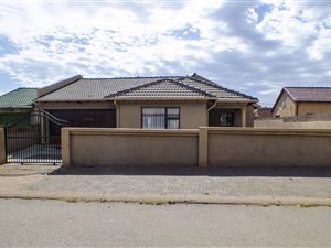 3 Bed House in Vosloorus
