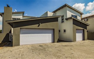 5 Bedroom House in Glen Eagles Estate