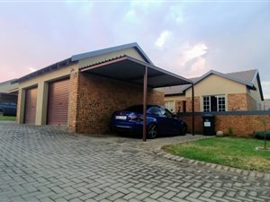2 Bedroom Townhouse in Honeydew Manor