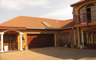 4 Bedroom Duplex in Erasmus