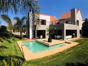 4 Bed House in Eagle Canyon Golf Estate