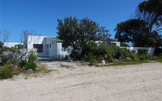 3 Bedroom House in Pearly Beach