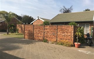 2 Bedroom Townhouse in Elarduspark
