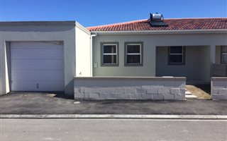3 Bedroom House in Lentegeur