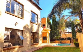 5 Bedroom House in Irene View Estate