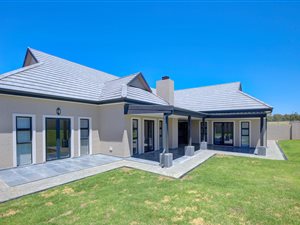 4 Bed House in Kingswood Golf Estate