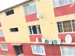 2 Bed Flat in Newlands East