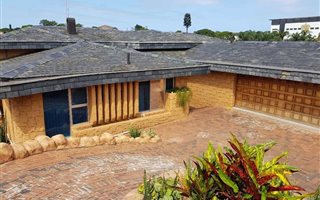 5 Bedroom House in Effingham