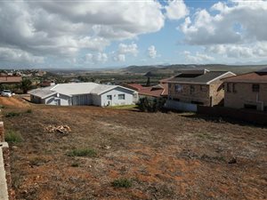 926 m² Land available in Hartenbos Heuwels