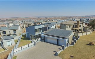 4 Bedroom House in Midstream Ridge Estate