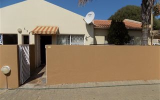 2 Bedroom Simplex in Meyersdal