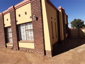 3 Bed House in Duduza