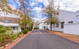 2 Bedroom House in Onder Papegaaiberg