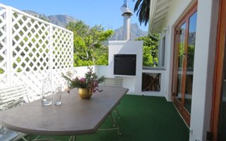 2 Bedroom Apartment in Claremont Upper
