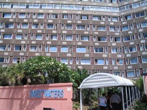 3 Bed Apartment in Amanzimtoti