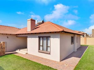 3 Bed House in Monavoni