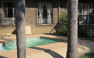 3 Bedroom House in Murrayfield