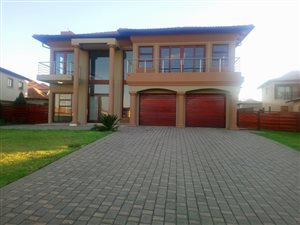 6 Bed House in Riamarpark