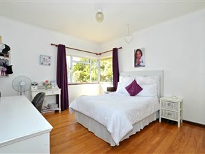 4 Bed House in Bosonia