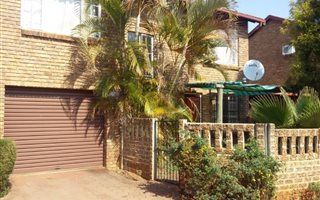 3 Bedroom Simplex in Doornpoort and surrounds