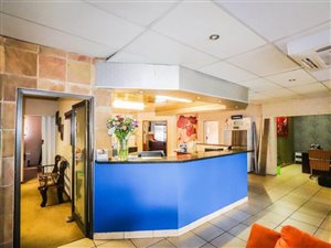 800 m² Commercial space in Three Rivers