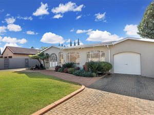 3 Bed House in Van Dyk Park