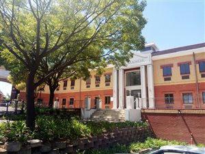 354.730010986328 m² Office Space in Paulshof