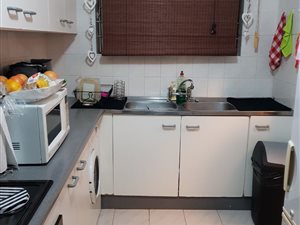 2 Bed Apartment in Amanzimtoti