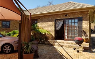 1 Bedroom Garden Cottage in Ruimsig