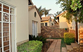 3 Bedroom Townhouse in Moreleta Park