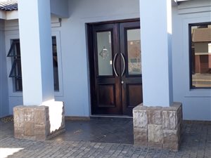 4 Bed House in Raslouw Glen