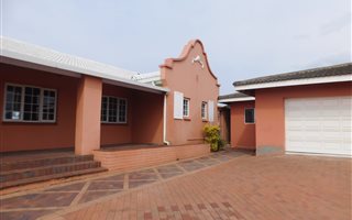 3 Bedroom House in Amanzimtoti