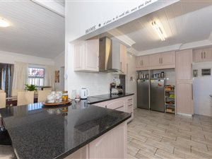 4 Bed House in St Dumas