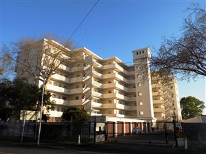 2 Bed Apartment in Wynberg Upper