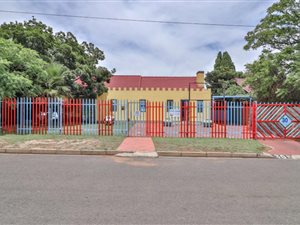 3 Bed House in Robertsham