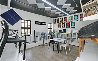 709 m² Office Space in Kelvin