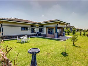 3 Bed Townhouse in Zesfontein AH