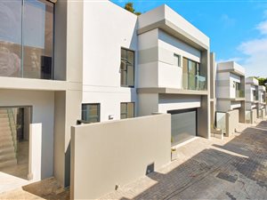 3 Bed Cluster in Houghton Estate