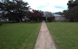 8 Bedroom House in Cathcart