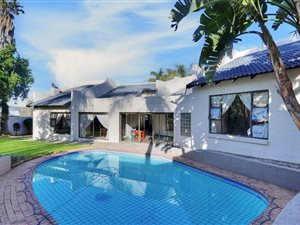 4 Bed House in Hurlingham Manor